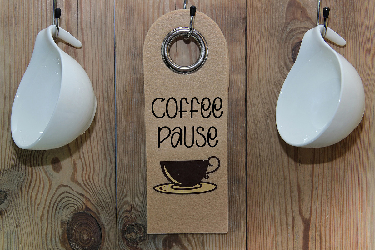 Kisses, a Blackletter Font by Gia Letter (Photo 6 of 6)