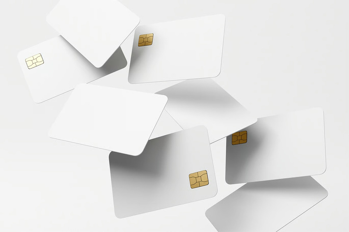 High Resolution Credit Card Mockup, an Advertising Mockup by zpackcreative (Photo 2 of 4)