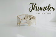 Hello Christmas, a Handwritten Font by Majelis Font (Thumbnail 4 of 7)