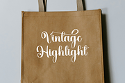 Vintage Groovy, a Handwritten Font by InermediaSTUDIO (Thumbnail 5 of 8)