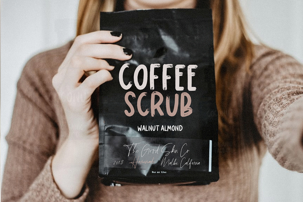 Dreamland | Handwritten Brush Font preview 4