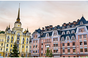 Buildings in Vozdvizhenka district of Kyiv - Ukraine, an Architecture Photo by Leonid Andronov