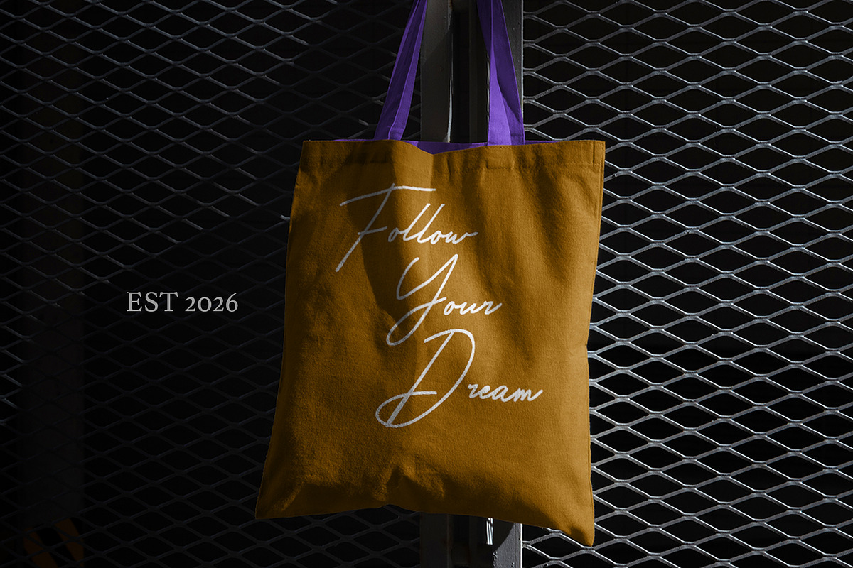 Rose Clover - Modern Signature Font, a Handwritten Font by RHD Creative Studio (Photo 9 of 9)