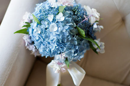 Blue flower bouquet, a Background Photo by Stocklane