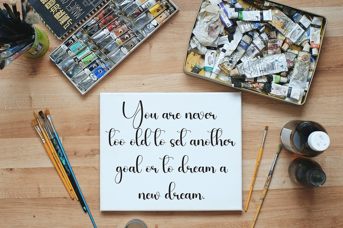 Darling | Script Font, a Handwritten Font by Scratchones (Photo 5 of 9)