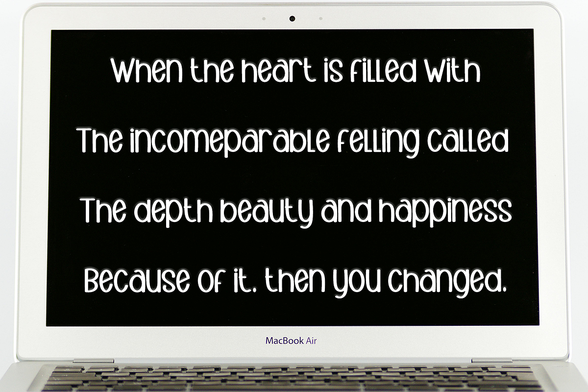 Melinda  Holiday, a Serif Font by InermediaSTUDIO (Photo 6 of 7)