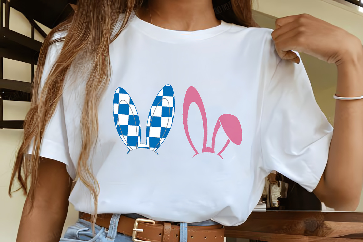 Checkered Pink Bunny Ears Easter SVG, an Illustration by CrexoraLab (Photo 1 of 4)