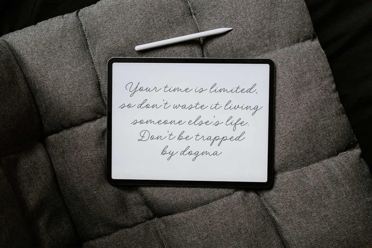 Heavenlight // Monoline-Signature, a Handwritten Font by Fargun Studio (Photo 13 of 15)