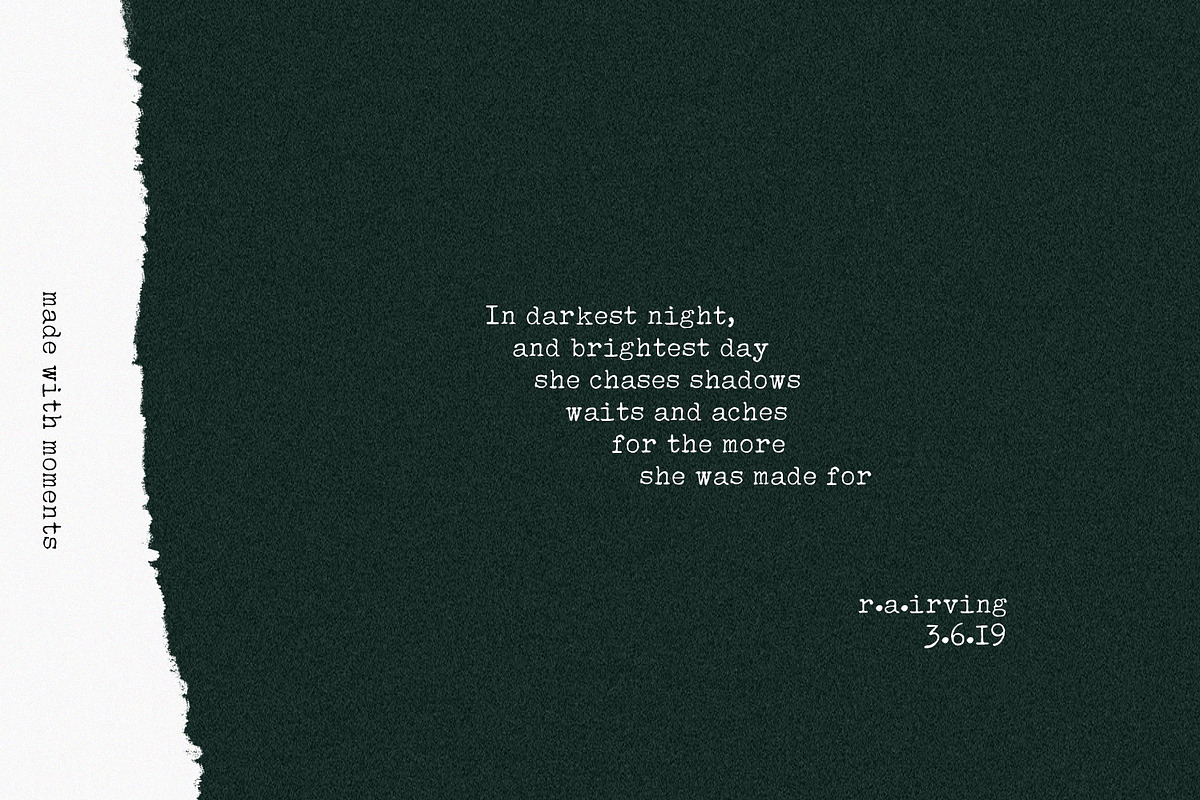 Moments | Typewriter Font preview 2