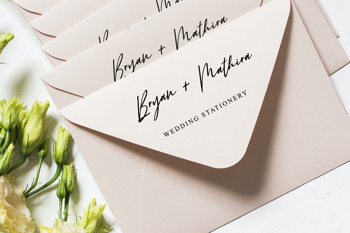 Gattermoon // Modern Script Font, a Script Font by Yuby Creative (Photo 5 of 6)
