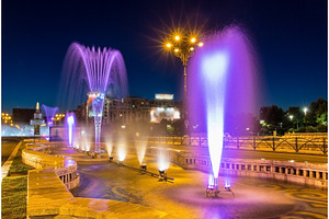 Fantana Arteziana in Bucharest, Romania, an Architecture Photo by Leonid Andronov