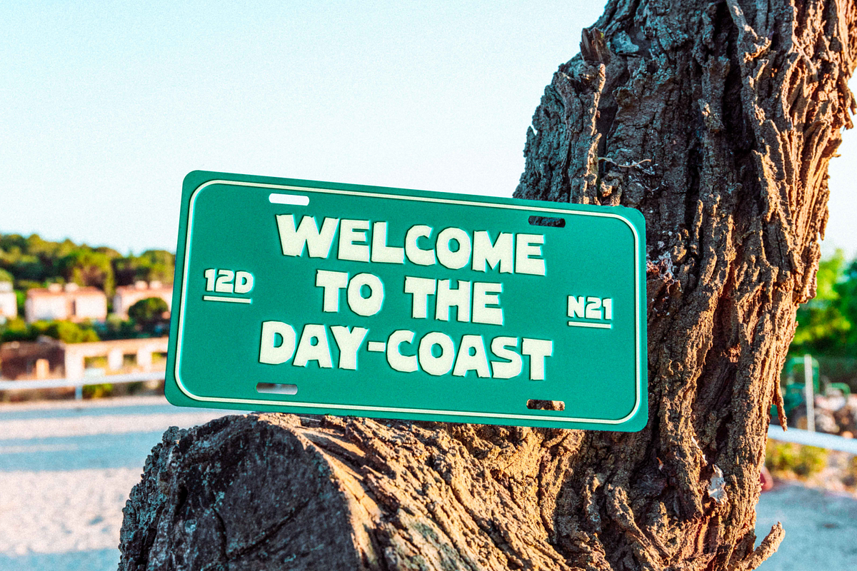 Day Coast - Display Grunge Font, a Font by Studio Moara (Photo 9 of 10)