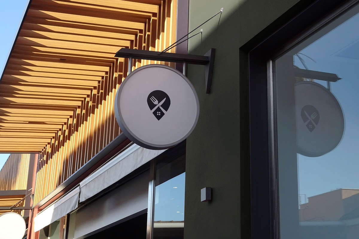 FoFo Restaurant - Logo Template, a Branding & Logo Template by DesignBox (Photo 4 of 6)
