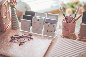 Desktop in Matte Pink