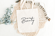 Elegant Lady, a Script Font by Sronstudio (Thumbnail 8 of 13)