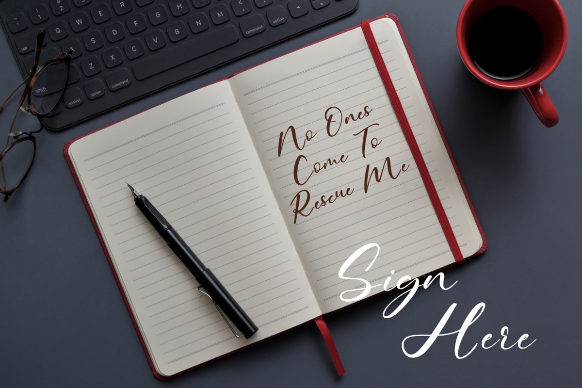 Fratulsiv - Luxury Script Font, a Script Font by Dhabee (Photo 8 of 15)