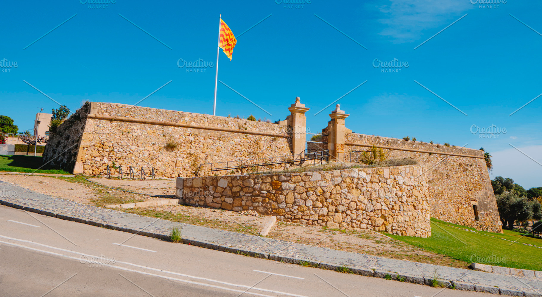 the bastion Forti de Sant Jordi, Tarragona, Spain, a Photo by Nito