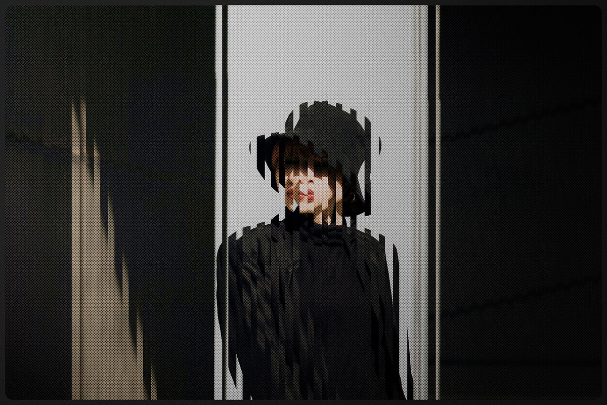Optical Illusion Portrait Effect, a Layer Style Add-On by Milka (Photo 3 of 6)