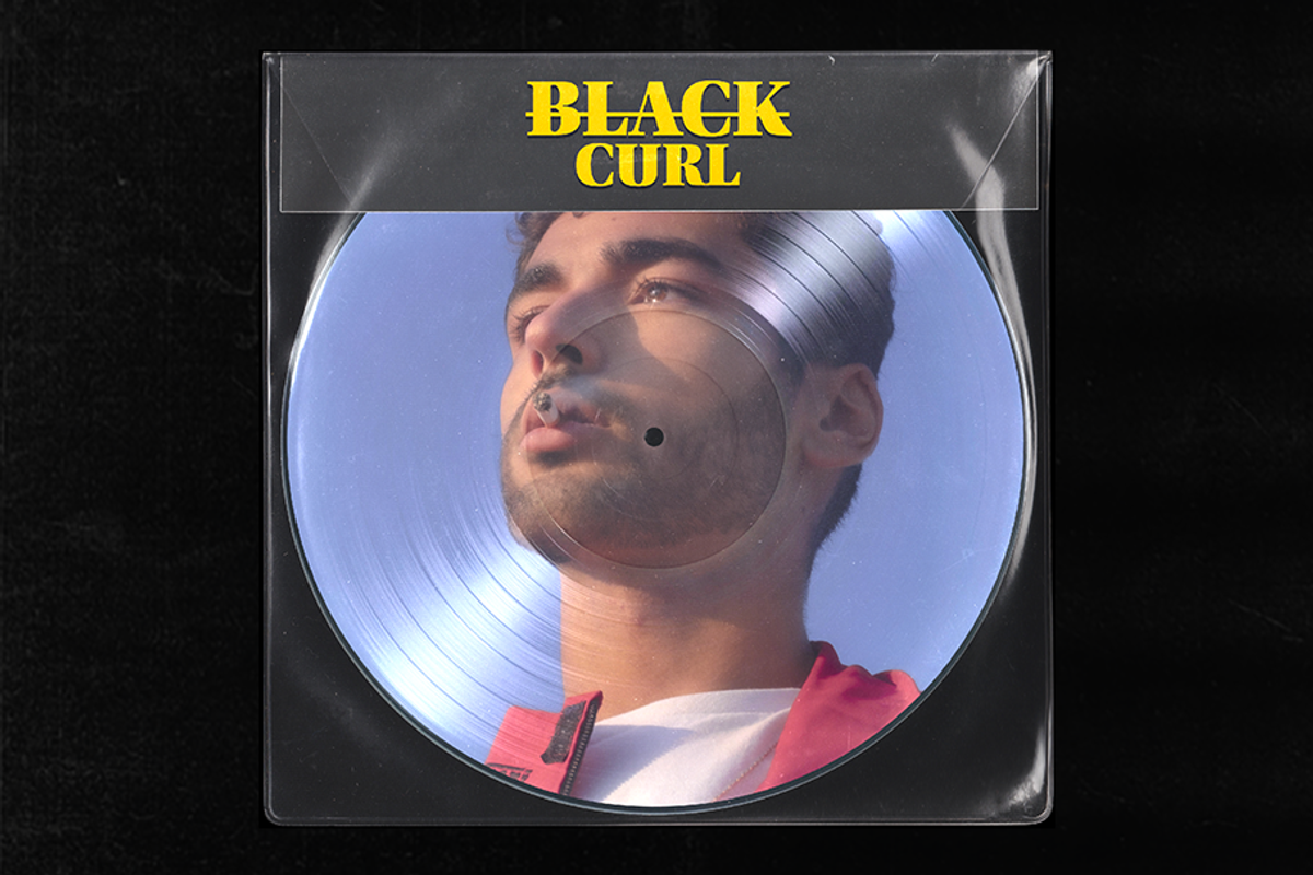Picture Disc Vinyl MockUp, a Product Mockup by Melvin Nicolas Art (Photo 3 of 7)