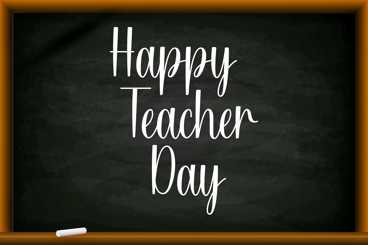 Back To School, a Handwritten Font by Artkenza (Photo 3 of 7)