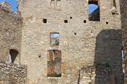 The fortress in the spring, a Photo by kavram