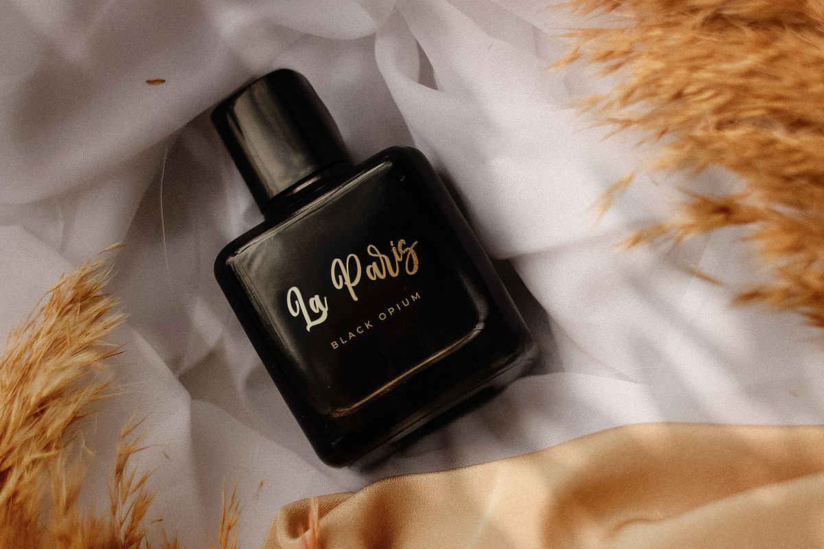 Sabrina Darwin Sweet Script Font, a Script Font by Kotak Kuning Studio (Photo 3 of 9)