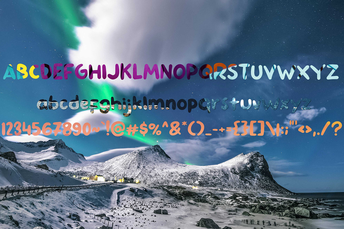 Pavo Muticus, a Font by Scandy Font (Photo 4 of 4)
