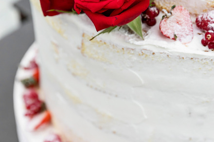 Wedding cake details, a Food & Drink Photo by KYNA STUDIO