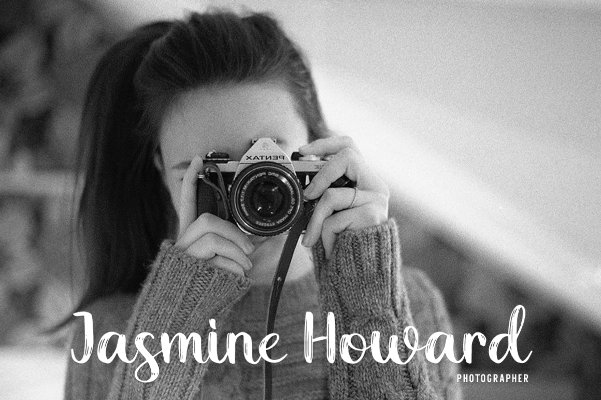 Selatine, a Script Font by Larin Type Co. (Photo 7 of 9)