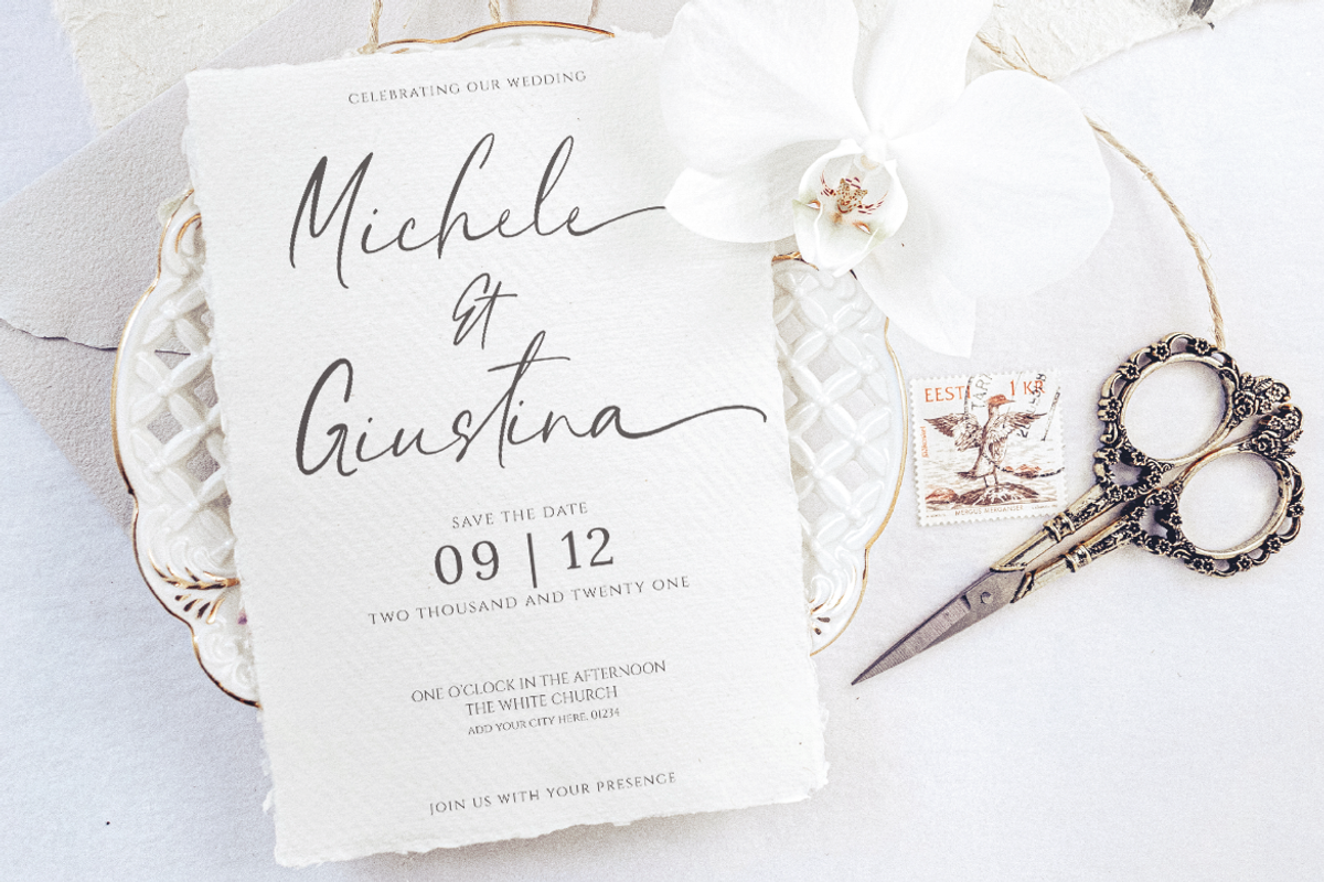 Savannah Signature Script, a Script Font by Creatype Studio (Photo 2 of 9)