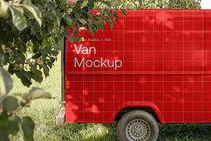 Vintage Van Mockup M19