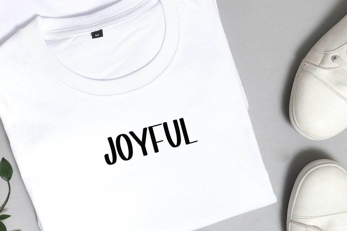 Grandma, a Sans Serif Font by InermediaSTUDIO (Photo 3 of 8)