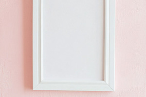 Blank white photo frame on pastel, a Photo by Dvoevnore photos