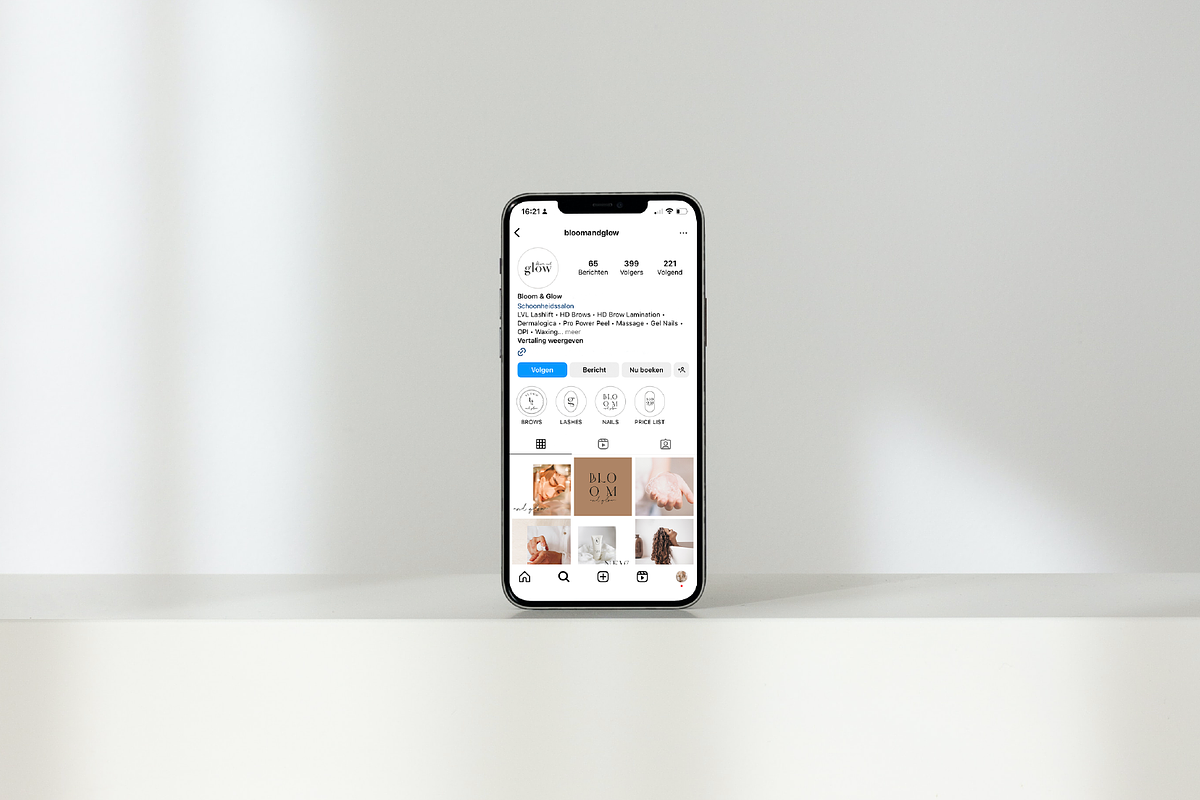 Minimalist Instagram post AI EPS PSD, a Social Media Template by Bonnie Duijs (Photo 5 of 8)