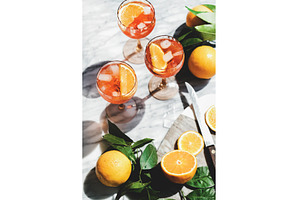 Aperol Spritz cocktail in glasses