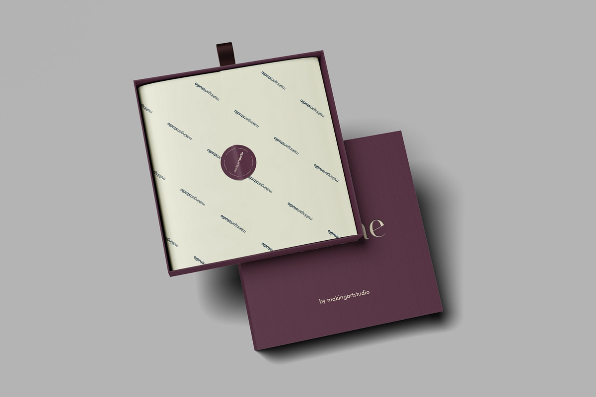 Realistic Gift Box Mockup PSD, a Packaging Mockup by MA-KING_ART (Photo 4 of 5)