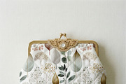 Quilted Satin Purse Mockup PSD, a Product Mockup by 1001 mockups (Thumbnail 11 of 12)