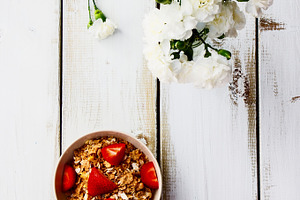 Cereals and fresh berries