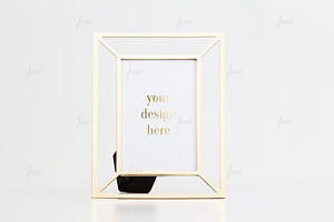 Portrait photo-based mockup, a Print Template by JustLikeMyDesktop