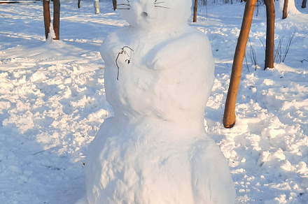 snow cat funny outdoor winter sculpt