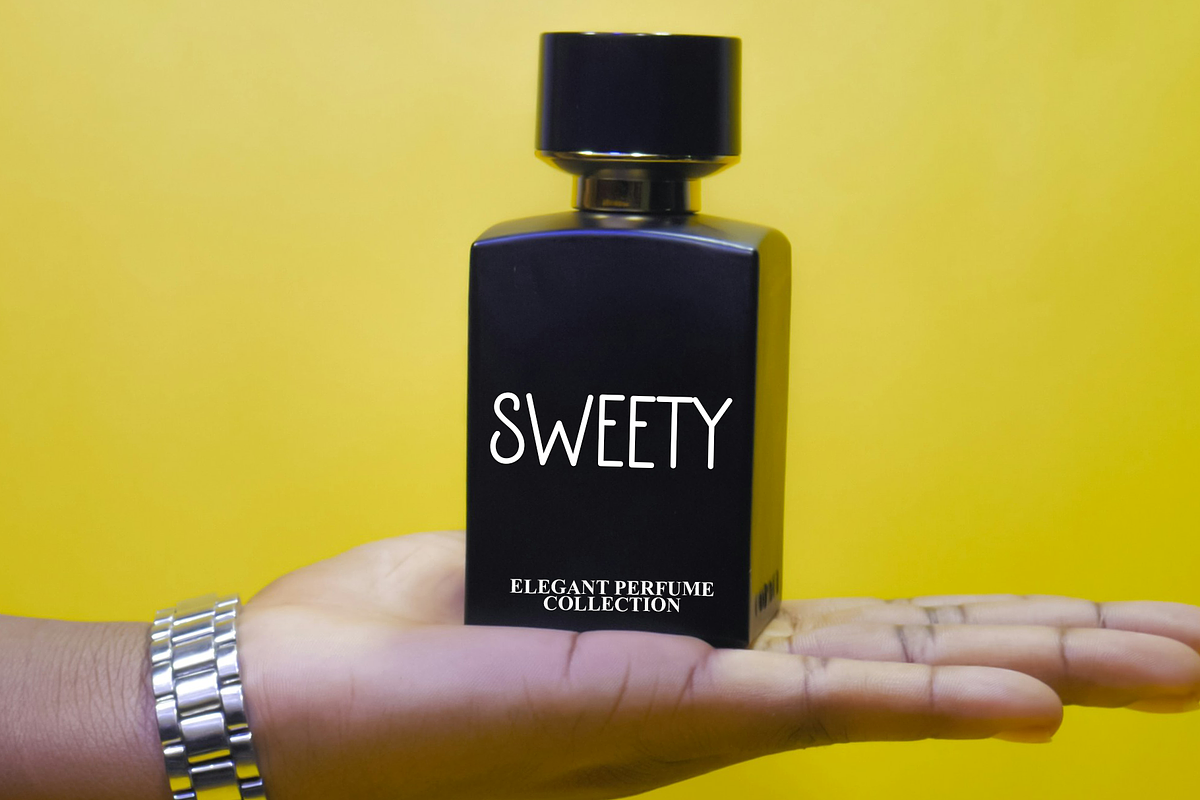 Christmas Holiday, a Sans Serif Font by FreshTypeINK (Photo 2 of 8)