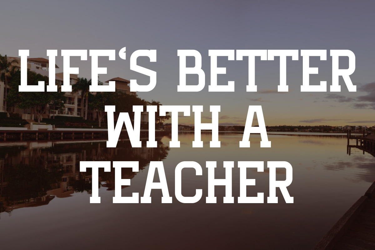 Teacher Varsity - Vintage Slab Serif, a Slab Serif Font by Pian45 Studio (Photo 4 of 7)