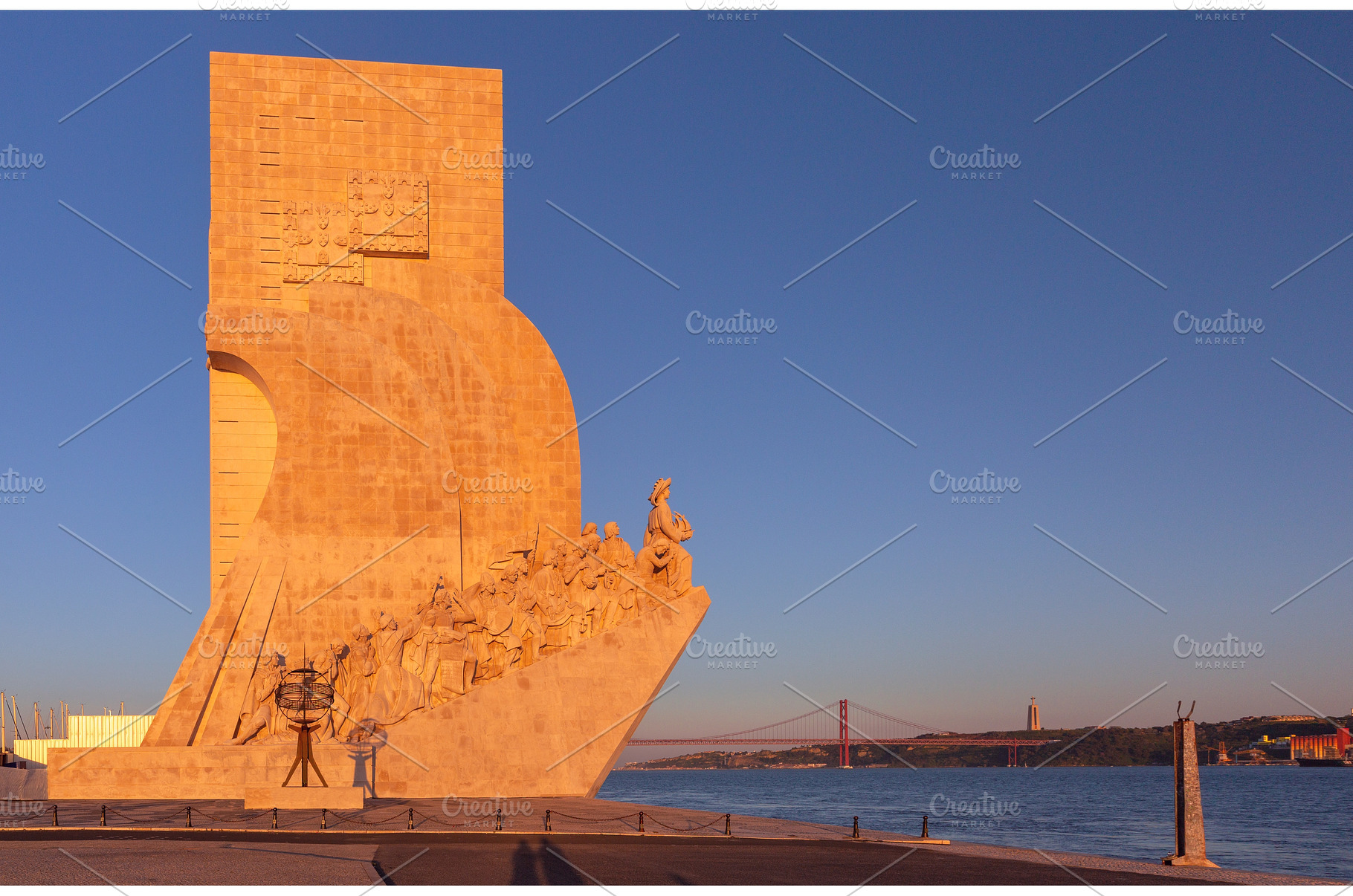 Padrao dos Descobrimentos at Sunset, an Architecture Photo by kavalenkava