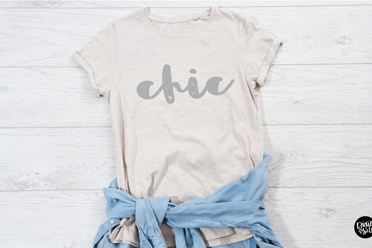 LILY a Bold Distressed Font preview 4