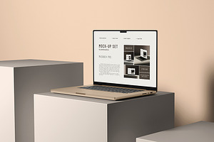 MacBook Pro Screen Mockup Set