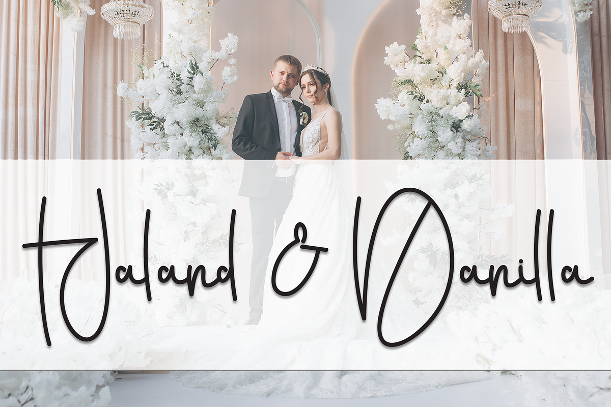 Christmas Saturday | Script Font, a Handwritten Font by Scratchones (Photo 2 of 8)
