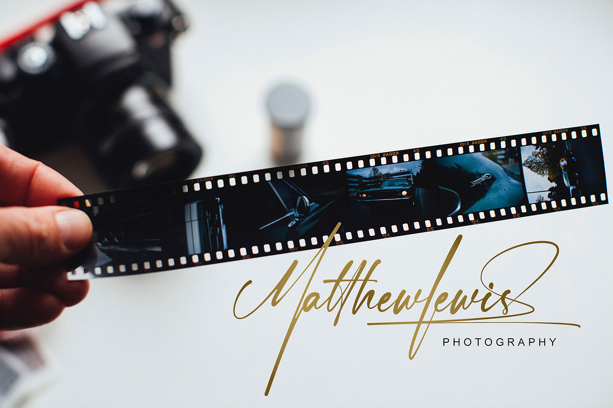 Janelotus | Signature Font, a Handwritten Font by Lemonthe (Photo 2 of 9)