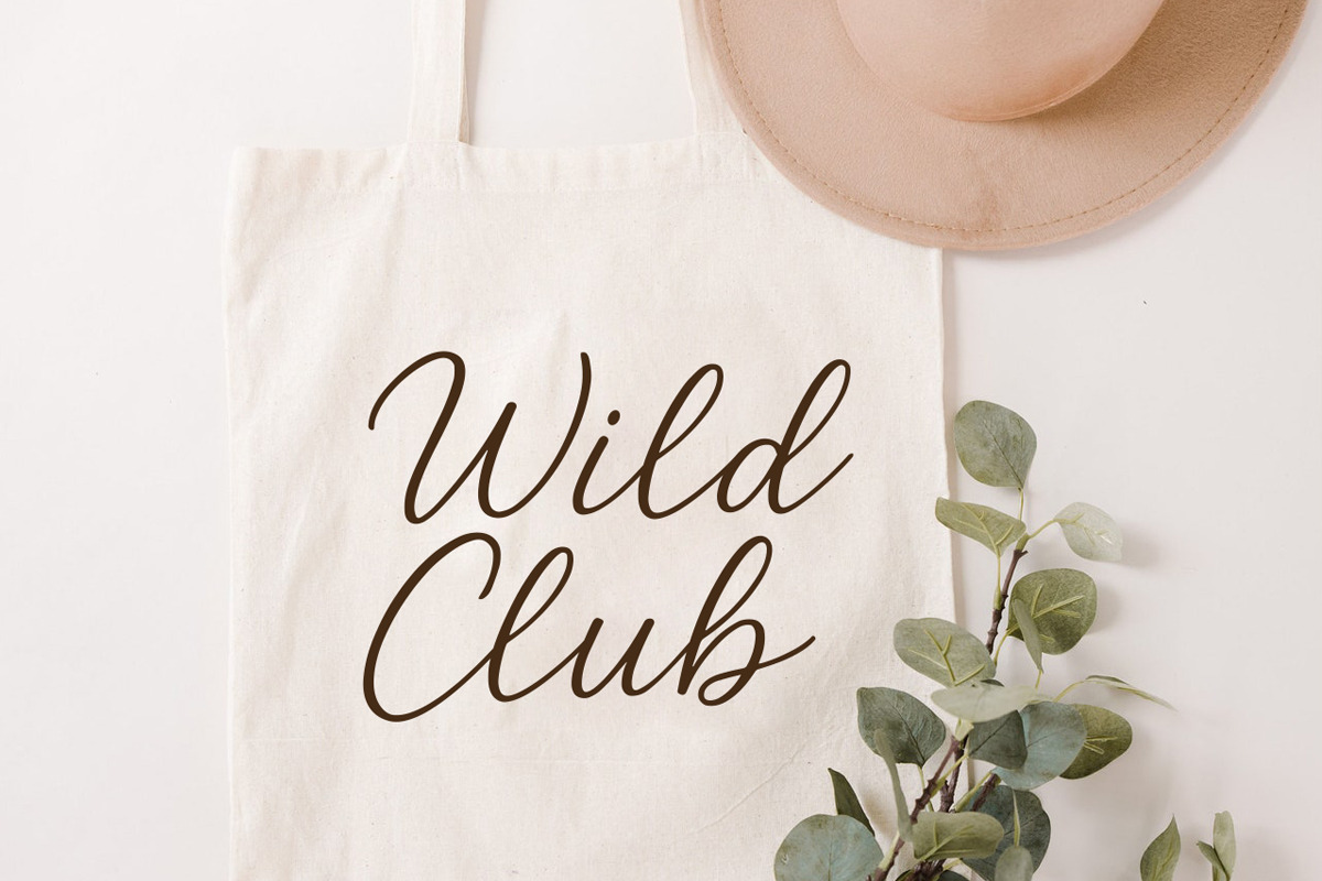 Wendy Caden - Lovely Heart Font, a Script Font by Jozoor (Photo 5 of 10)