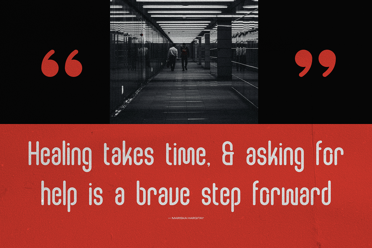 Arcerox | Display Geometric Sans, a Sans Serif Font by gracetype_studio (Photo 4 of 12)