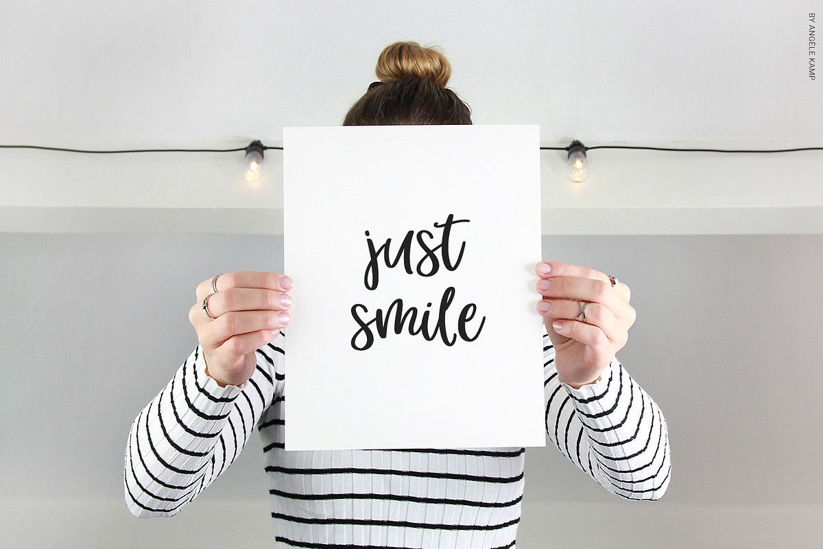 Hey Girl fun smooth brush font preview 5